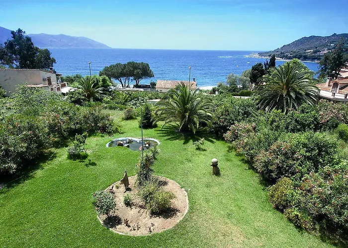 Aparthotel I Delfini 3*