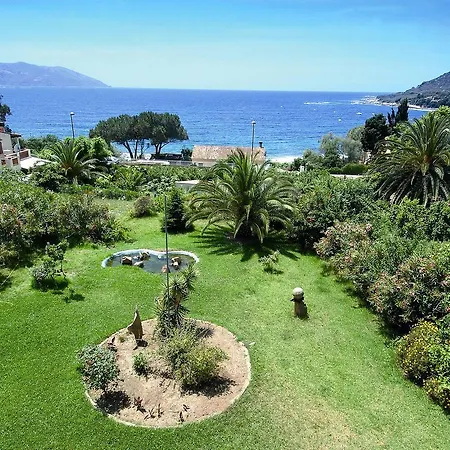 Aparthotel I Delfini 3*