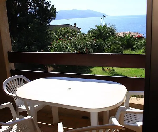 I Delfini Apartahotel Tiuccia